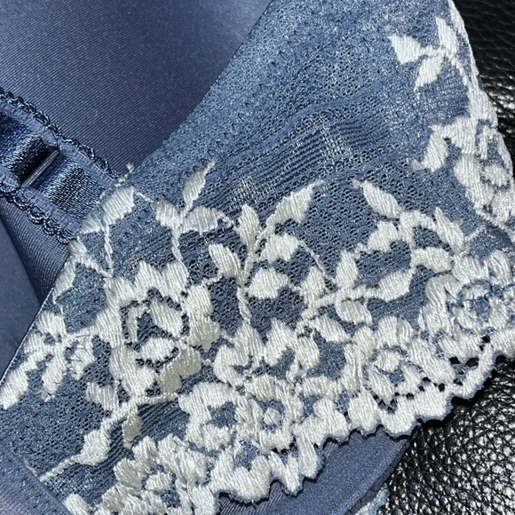 Wacoal Intimates & Sleepwear Nwt 32ddd Wacoal Bra Blue White New